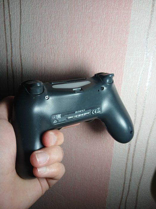 Sony PlayStation 4 (DualShock 4) joysticki sotiladi!
