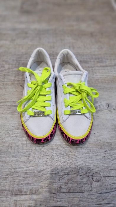 Спортни обувки Guess