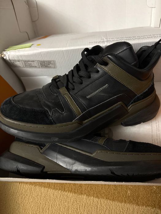 Кроссовки осень-зима