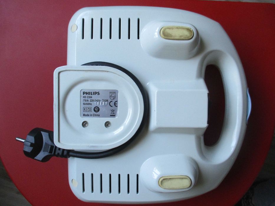 Тостер Philips за триъгълни сандвичи и гофрети