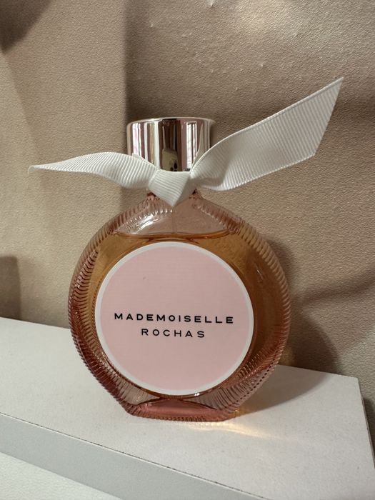 Лот козметика Innisfree крем и Rochas Mademoiselle