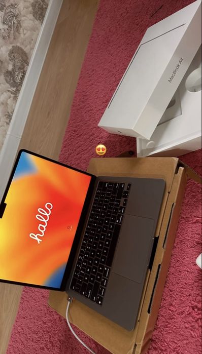 MacBook Air M2 13.6-inch