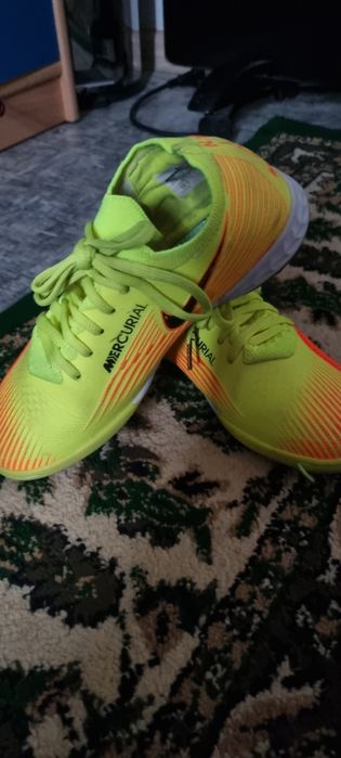 Продам сороконожки.