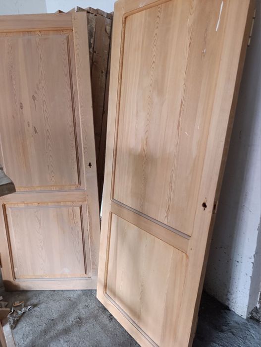 Продадим деревянные двери из сосны