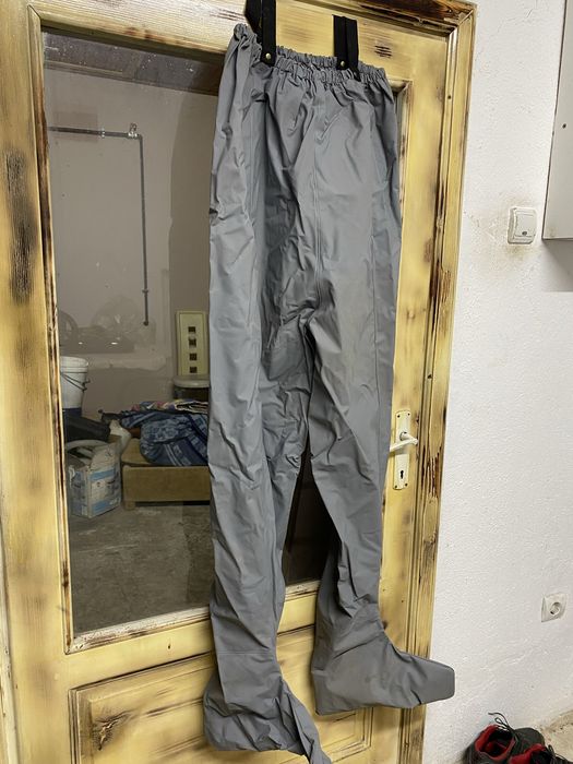 Pantaloni de apa impermeabili