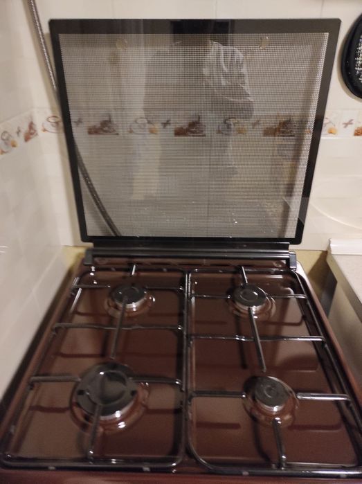 Продаётся абсалютна новая газ плита со всеми документами и гарантийный