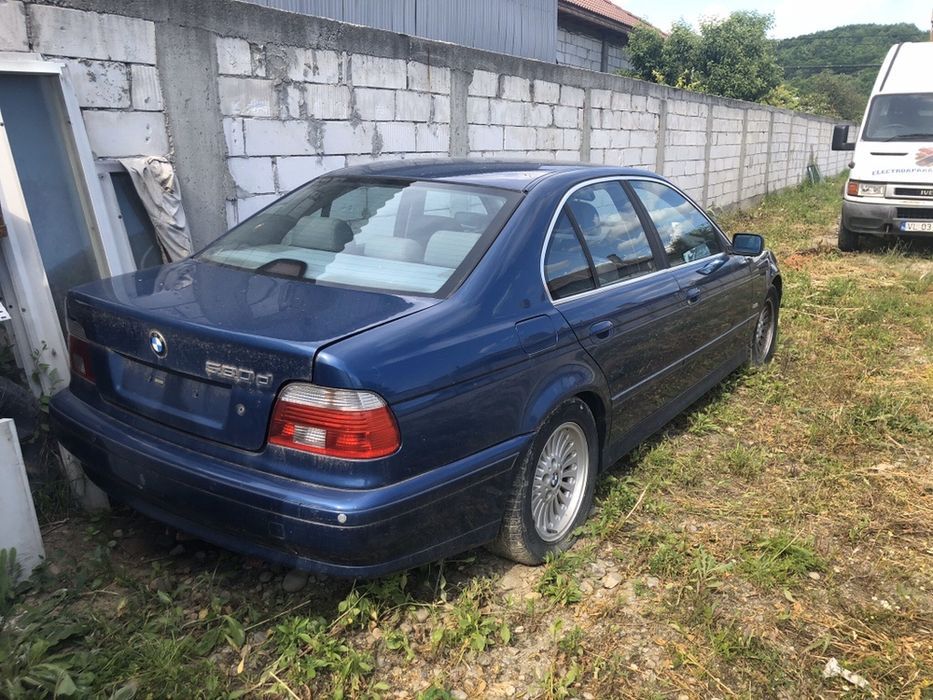 Dezmembrez bmw 530 diesel 2001 automatic