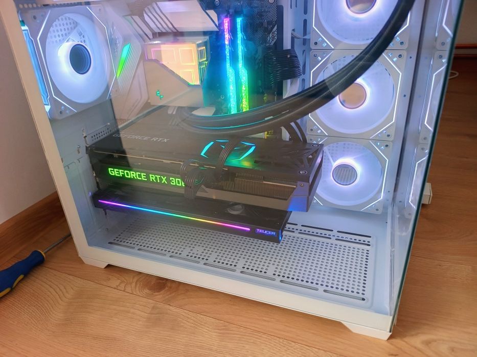 Vând PC Gaming Intel I7 10700K+RTX 3080 10GB