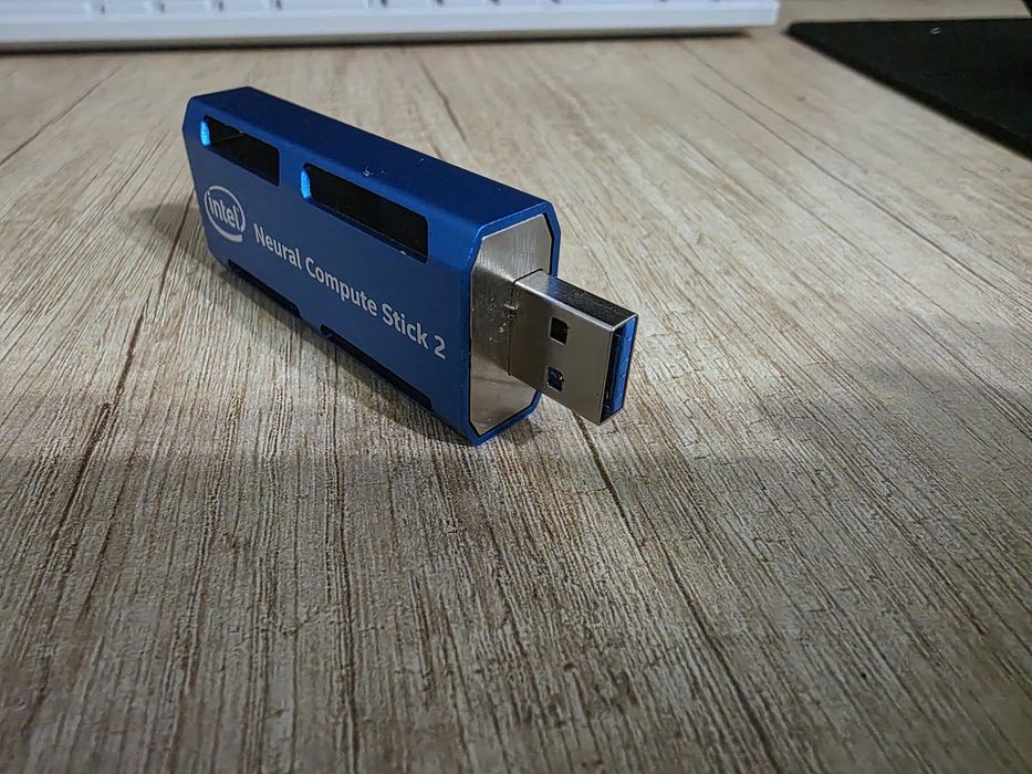 Intel Neural Compute Stick 2 (NCS2) - Accelerator AI / Deep Learning