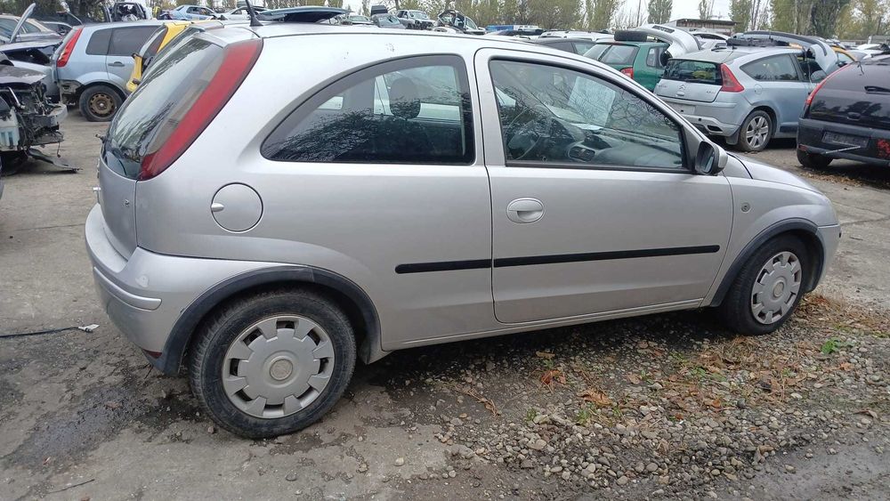 Dezmembrez Opel Corsa C 1.2 Benzina Din 2004 - Z12XE