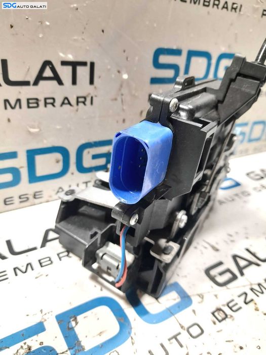 Broasca Incuietoare 9 Pini Usa Portiera Dreapta Fata Volkswagen Golf 5 2004 - 2008 Cod 3D2837016J 26J-3D2837016J [N0346]