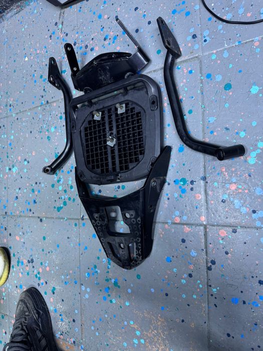 Suzuki GSR 600 top case