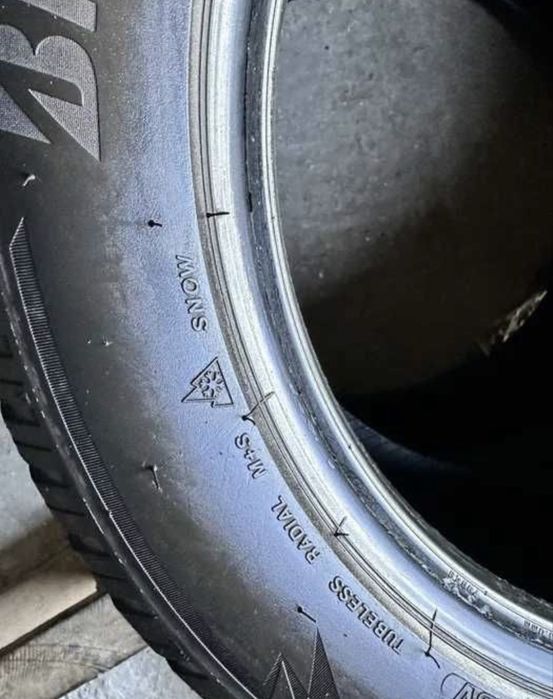 Bridgestone Blizzak LM 005 215 55 r17 all