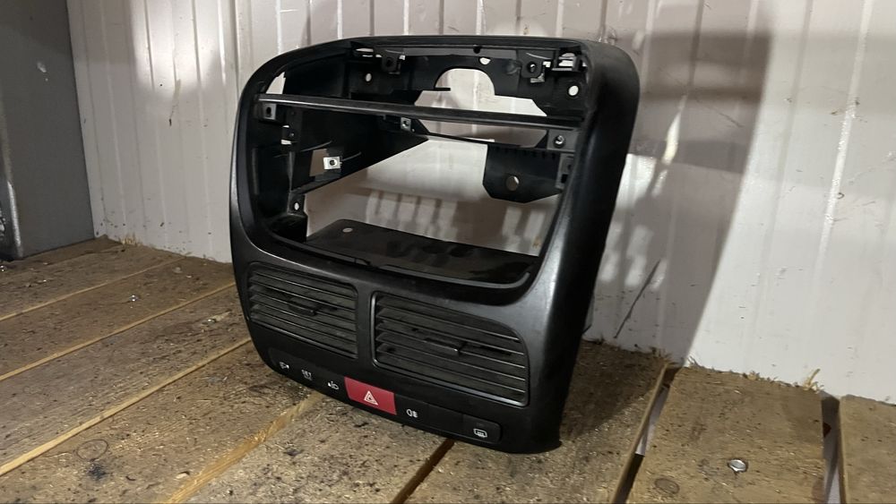 Среден панел Opel Combo D 2011-