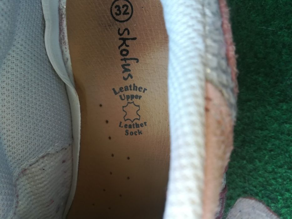 ПОДАРЯВАМ маратонки за момиче Skofus 32 номер