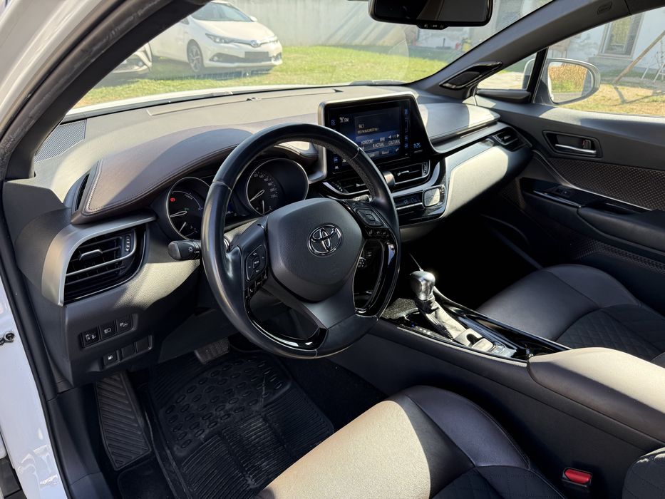 TOYOTA C-HR 1.8 Hybrid LOUNGE / 2017 / Istoric Toyota / Garantie /74.000 km