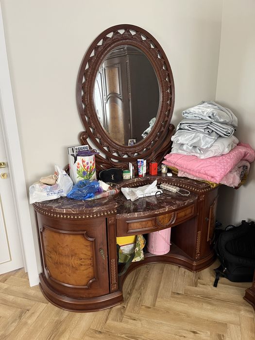 Спальный гарнитур