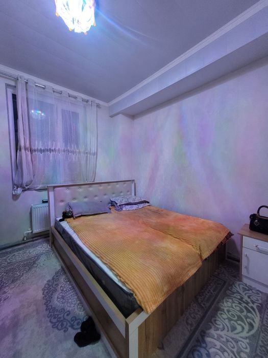 Срочно сотилади чирчик 10/мек район 4 хона карвон бозор рупараси