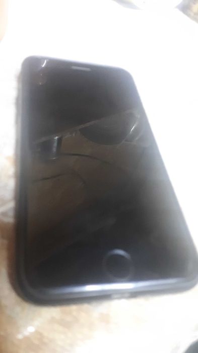 Продам айфон 7+на з/ч