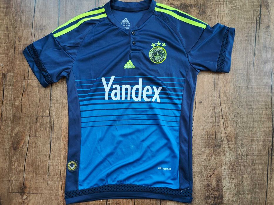 Tricou și bluze de fotbal