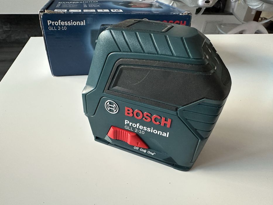 Линеен лазерен нивелир Bosch GLL 2-10