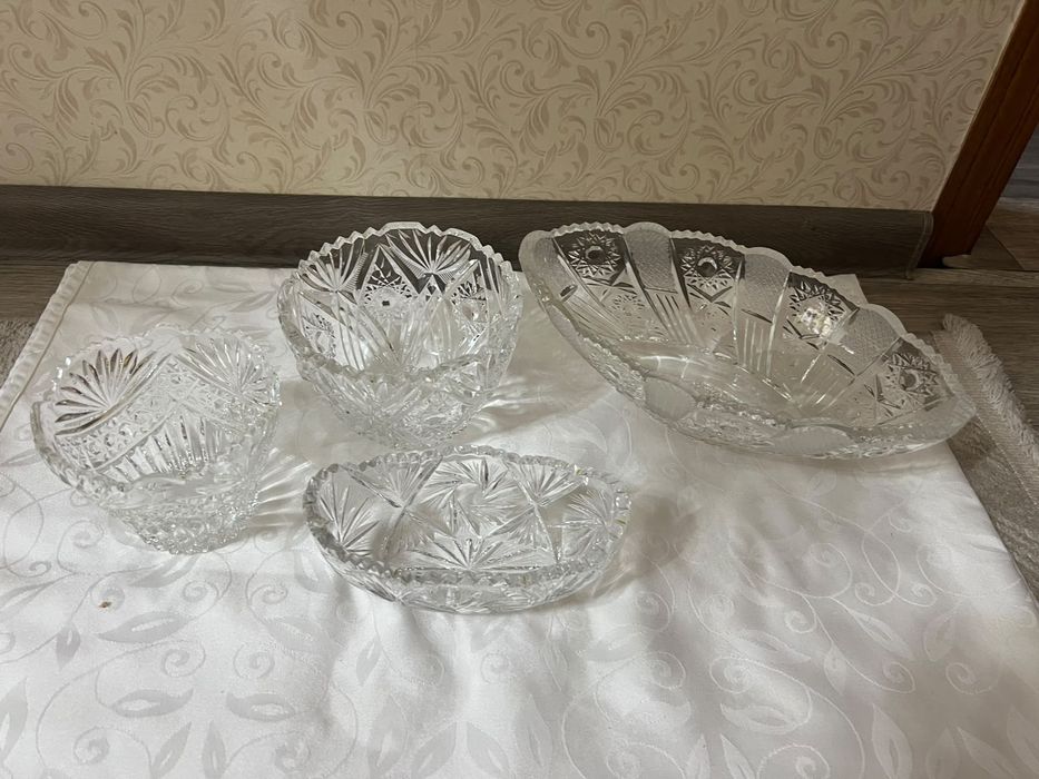 Продам хрустальные вазы