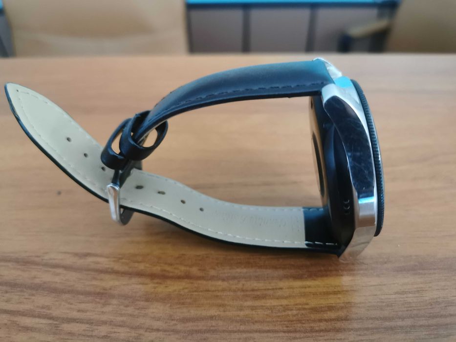 Смарт часовник Самсунг - модел Samsung Galaxy Watch Sm-r800