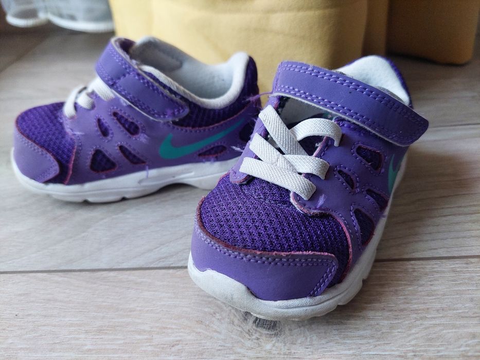 Бебешки маратонки Nike 22 номер