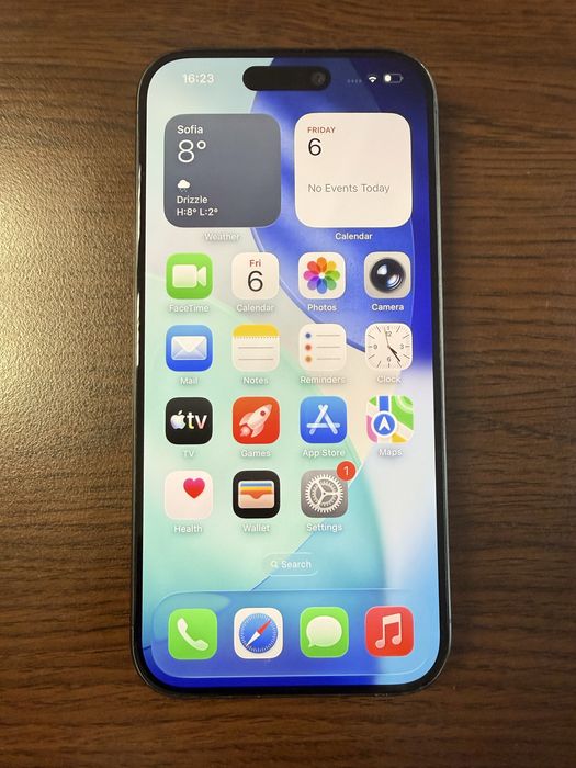 iPhone 15 Pro Black с  батерия 100%