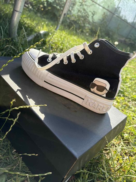 Teniși damă Karl Lagerfeld