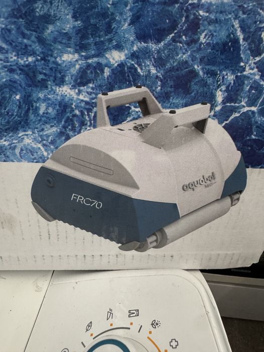 Робот  за басейн Aquabot FRC 70