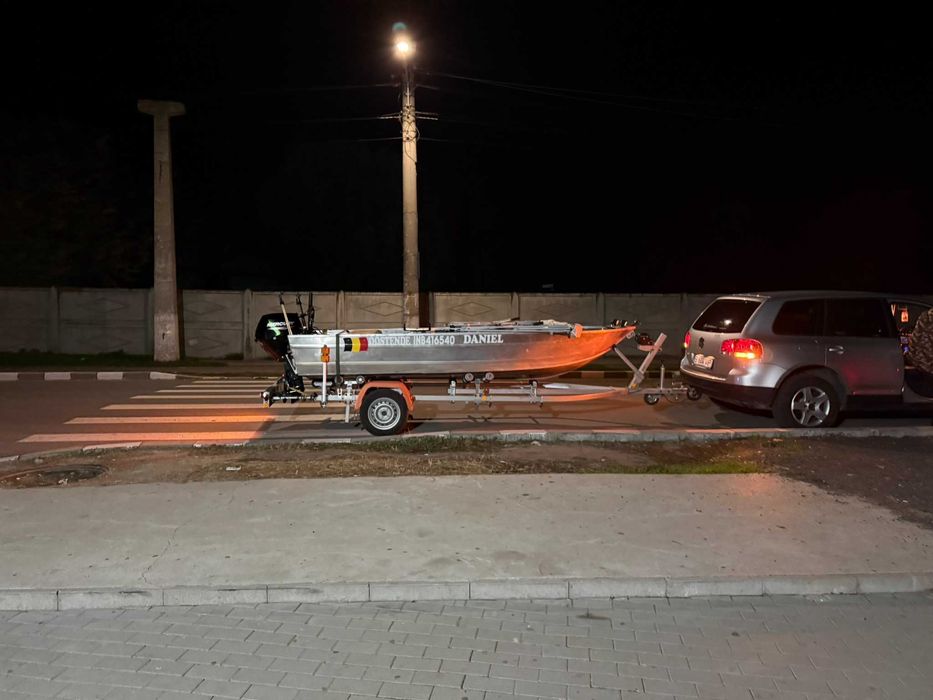 Barca + Peridoc +motor +sonar