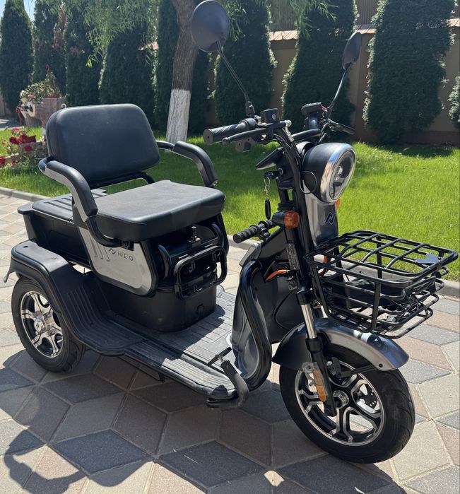 Vand triciclu electric!