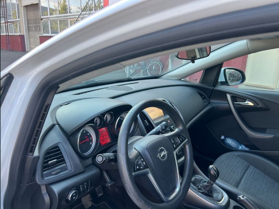 Opel Astra J 2019  1.4 Turbo 140 cai