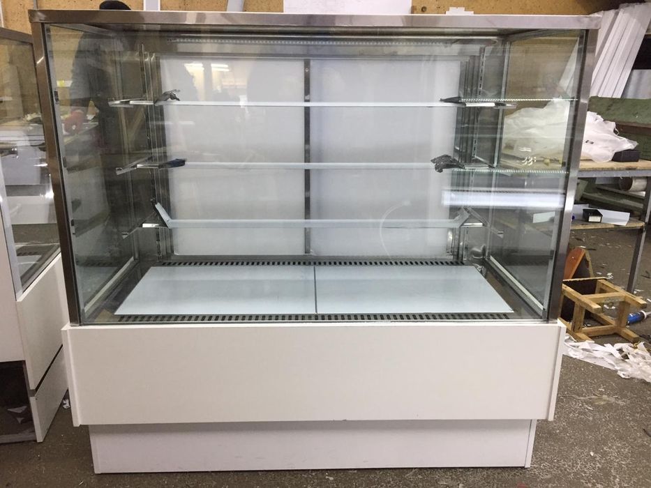 Кондитерские холодильные витрины