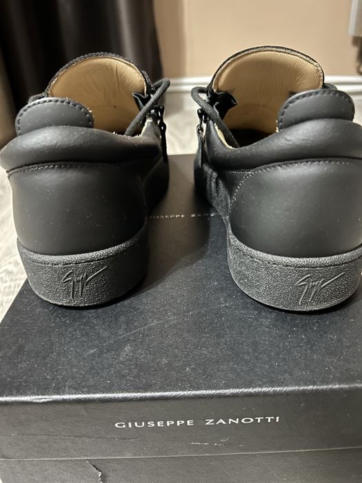 Обувки Giuseppe Zanotti