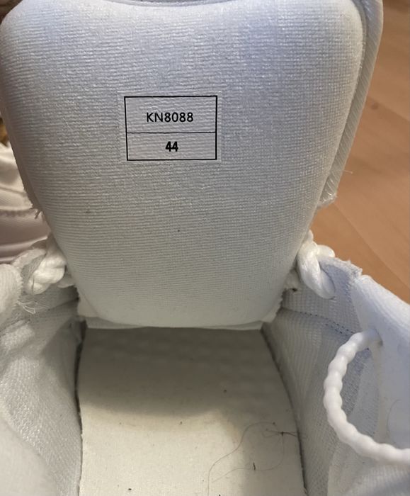 Нрвый кросовки