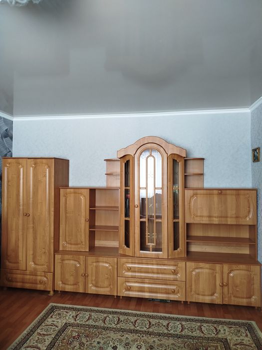 Продам стенку в гостиную