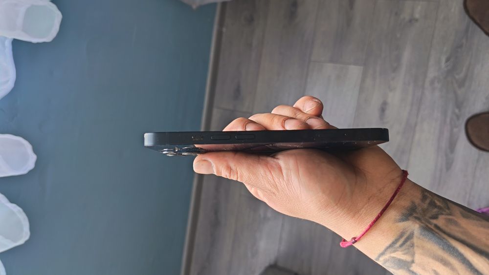 Iphone 13 не включващ се