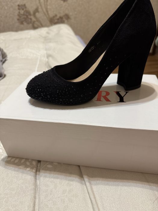 Продам туфли замш идеальные