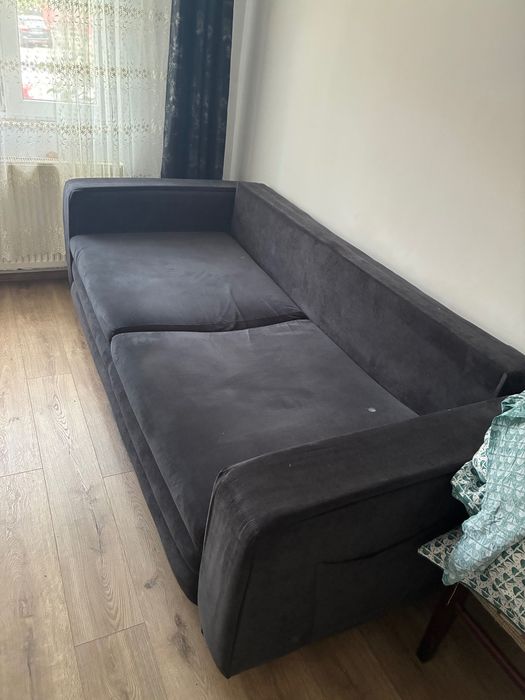 Canapea nouă foarte confortabilă