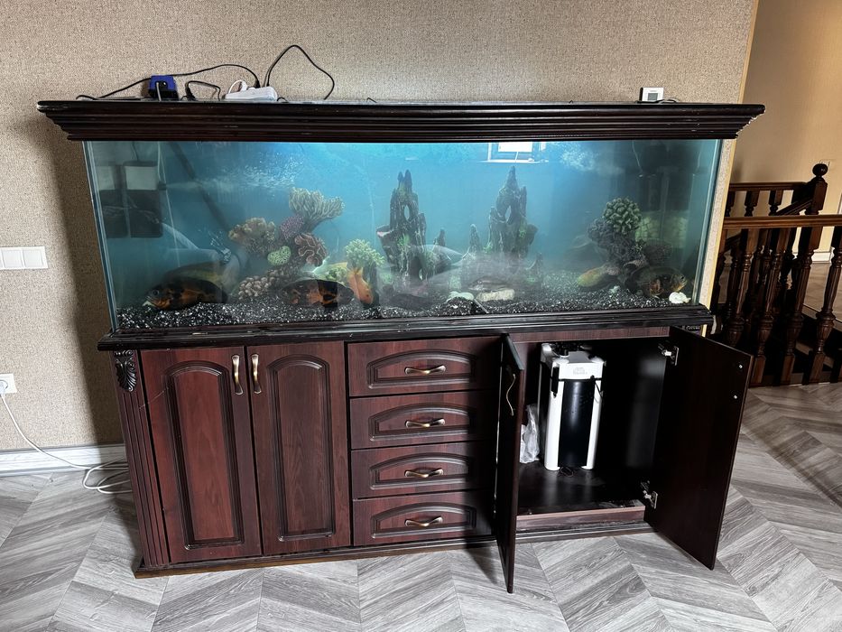 Аквариу 700 литров с тумбой, продается есть торг