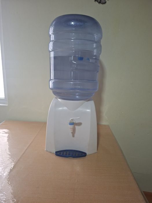 Диспенсер для питьевой воды