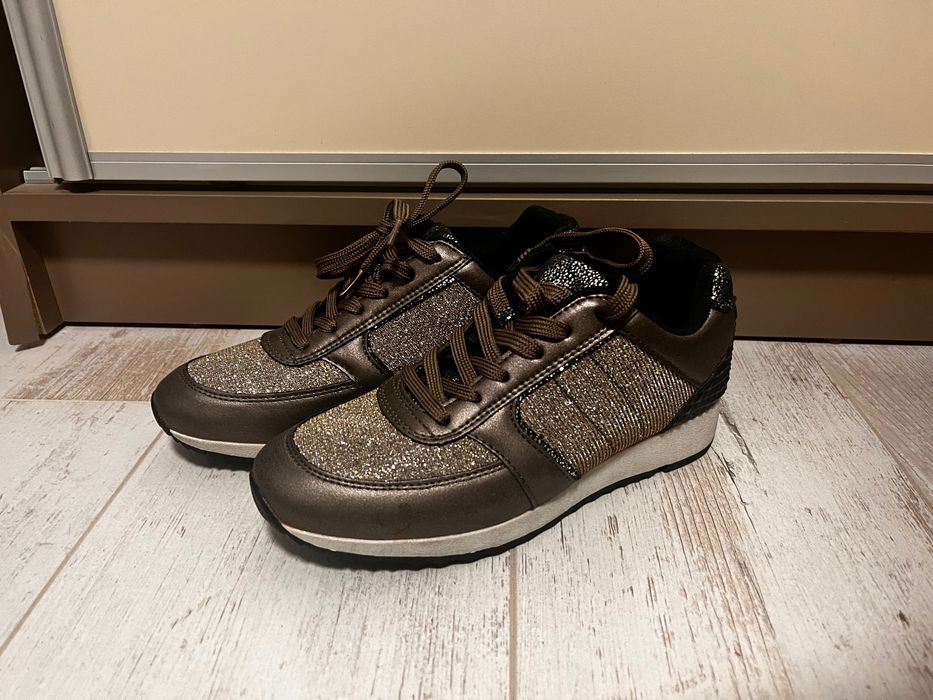 Дамски обувки за тесен крак