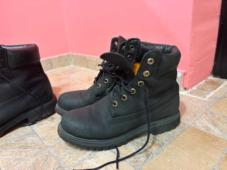 Черни туристически обувки/маратонки Timberland, размери 42 и 37.