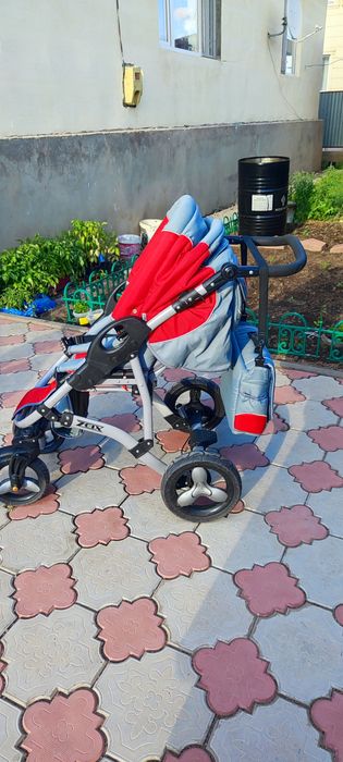 Продам детскую коляску Zeix