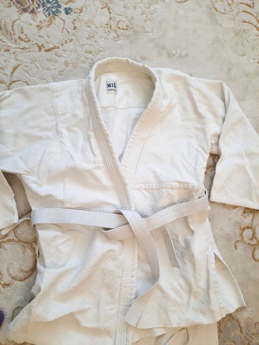 Кимоно           .