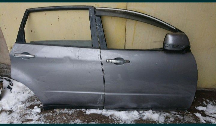 Двери Субару Трибэка В-9