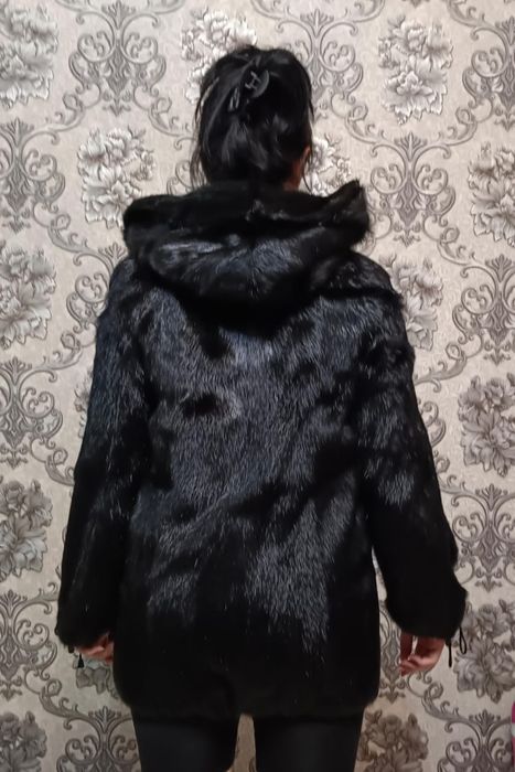 Продам шубу женскую