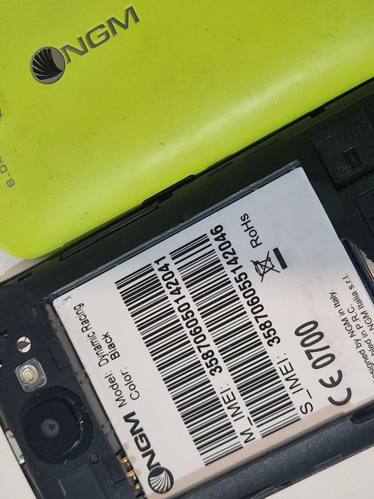 Telefon cu touchscreen fara baterie